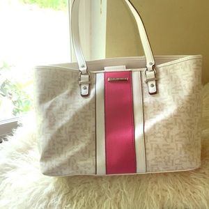 Preowned Dana Buchman Purse